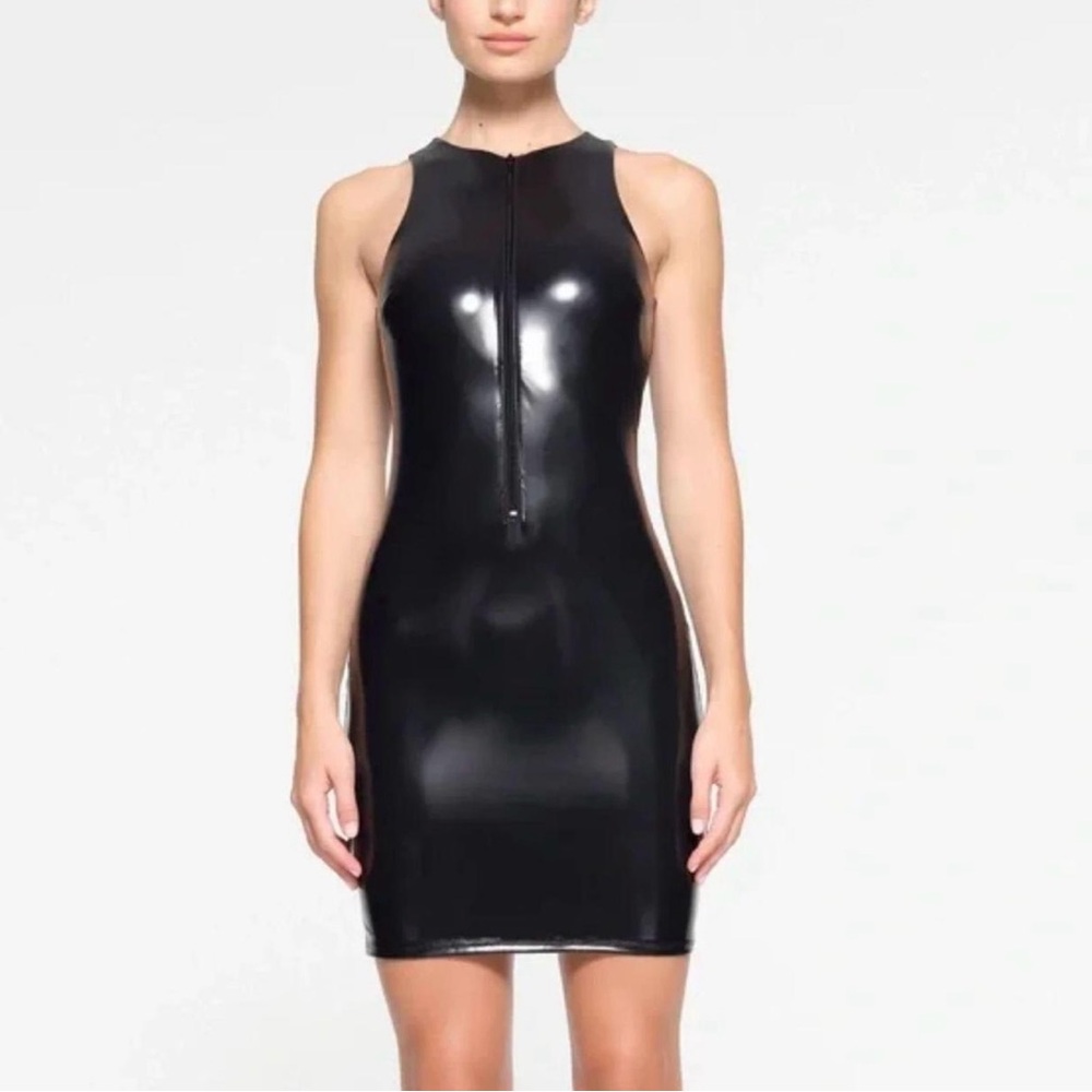 Sleek Black Sleeveless Dress